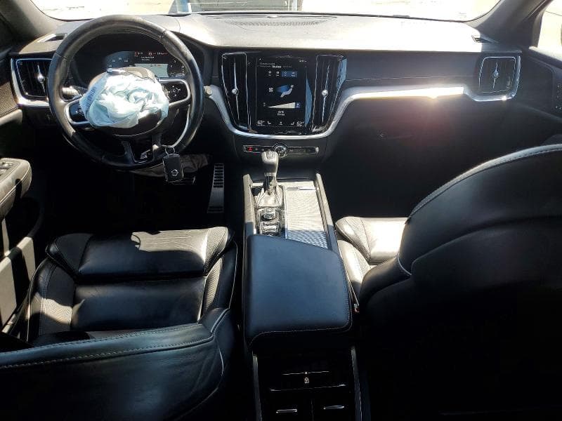 2020 VOLVO V60 T5 R-DESIGN 8
