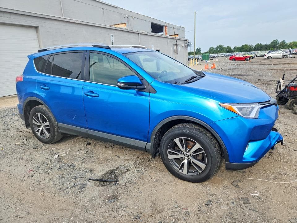 2017 TOYOTA RAV4 XLE 4