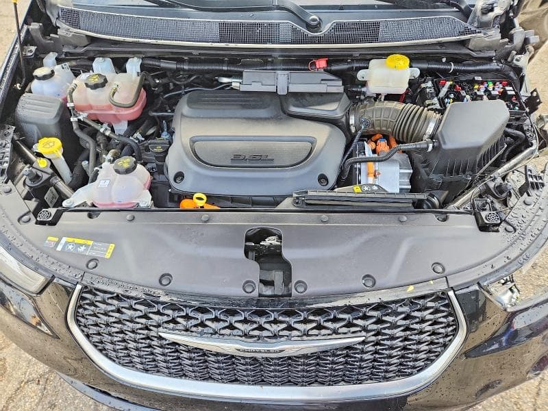 2025 CHRYSLER PACIFICA HYBRID PINNACLE 11
