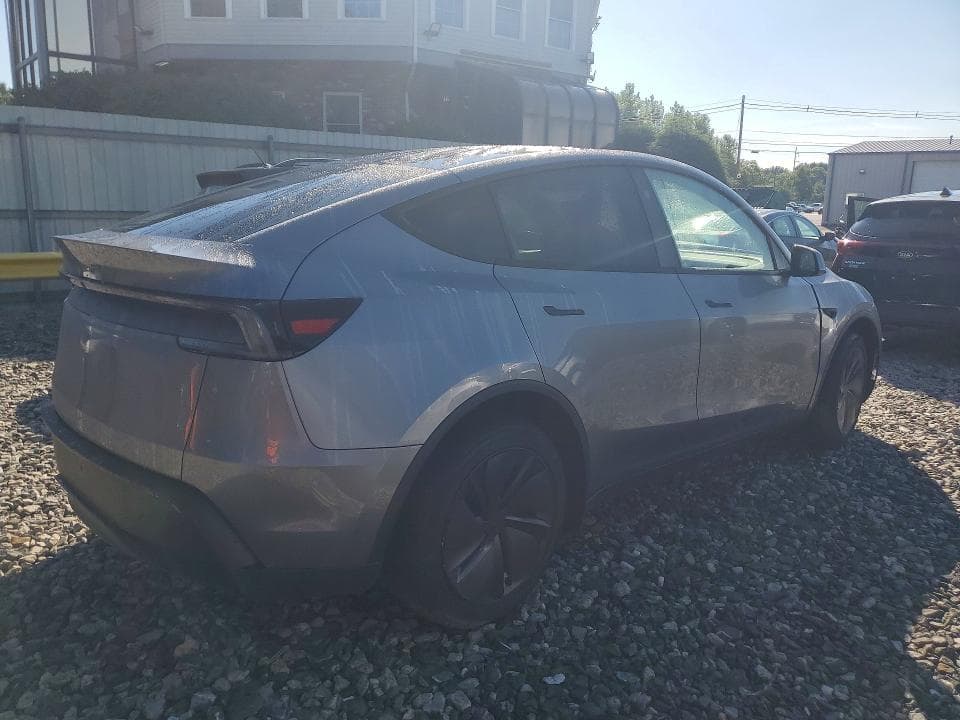 2026 TESLA MODEL Y 3