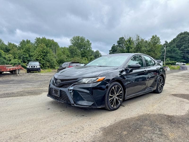 2018 TOYOTA CAMRY SE 2
