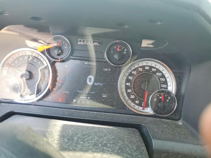 2023 RAM 1500 CLASSIC SLT 9