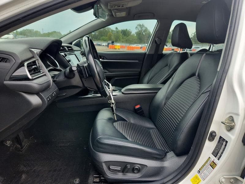 2020 TOYOTA CAMRY SE 7