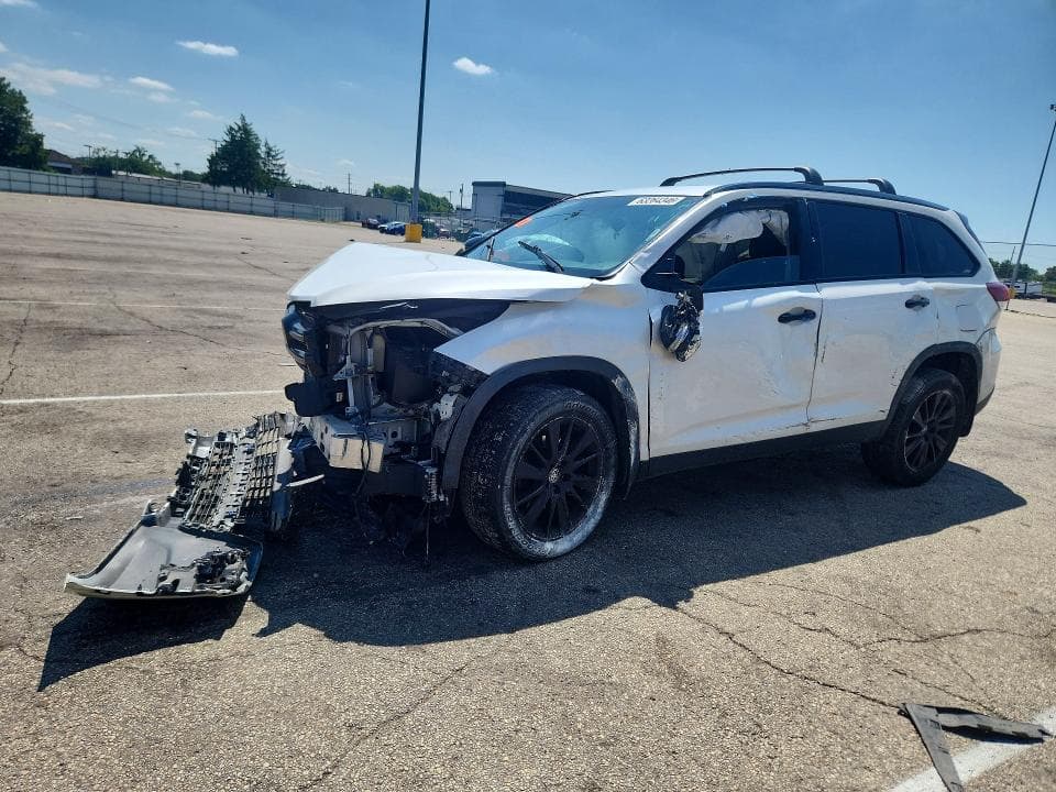 2019 TOYOTA HIGHLANDER SE - 1