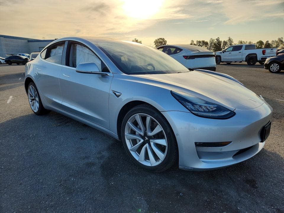 2018 TESLA MODEL 3 4