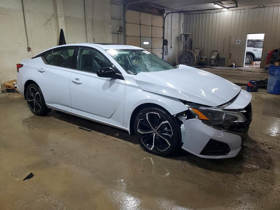 2023 NISSAN ALTIMA SR 4