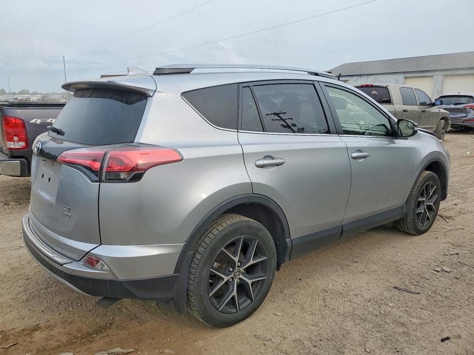 2018 TOYOTA RAV4 SE 3