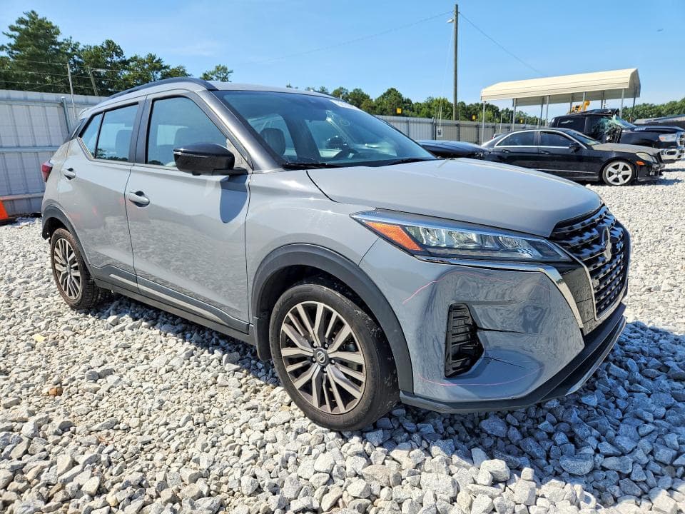 2021 NISSAN KICKS SR 4