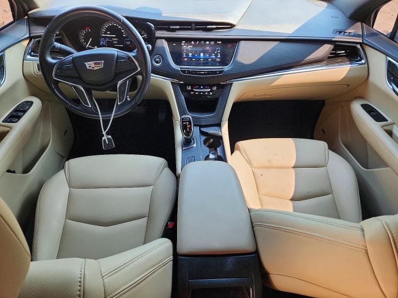 2018 CADILLAC XT5 8