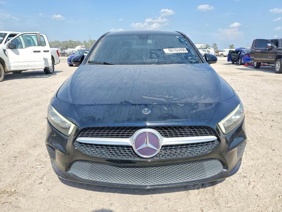 2019 MERCEDES-BENZ A 220 5