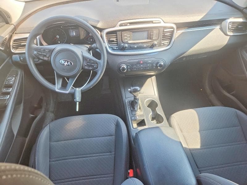 2017 KIA SORENTO LX V6 8