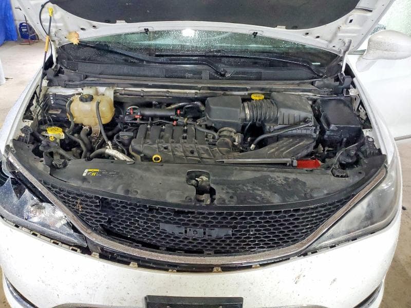 2019 CHRYSLER PACIFICA TOURING L 11