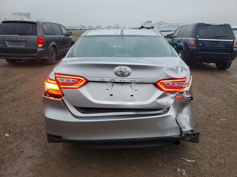 2019 TOYOTA CAMRY XLE 6