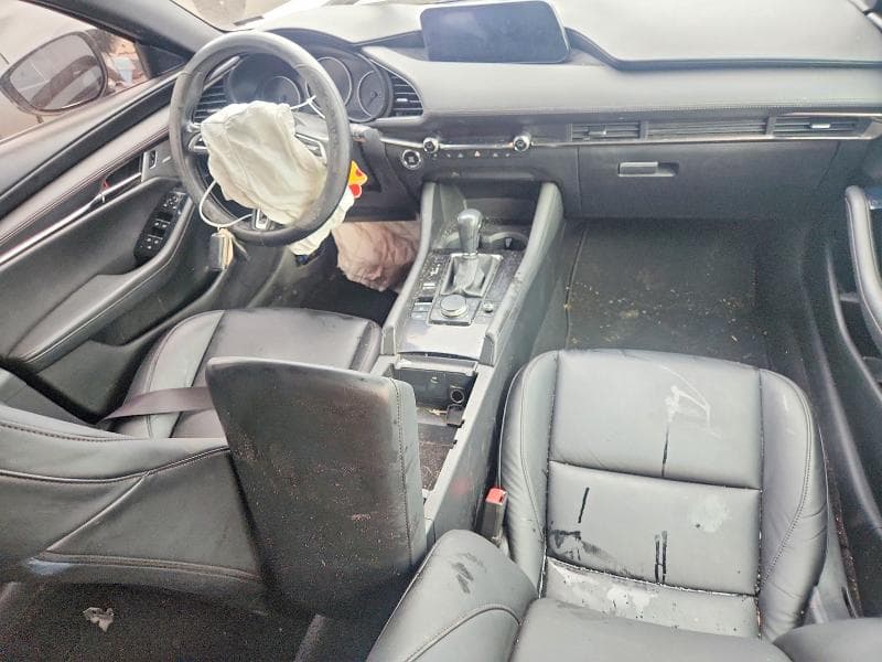 2021 MAZDA 3 8