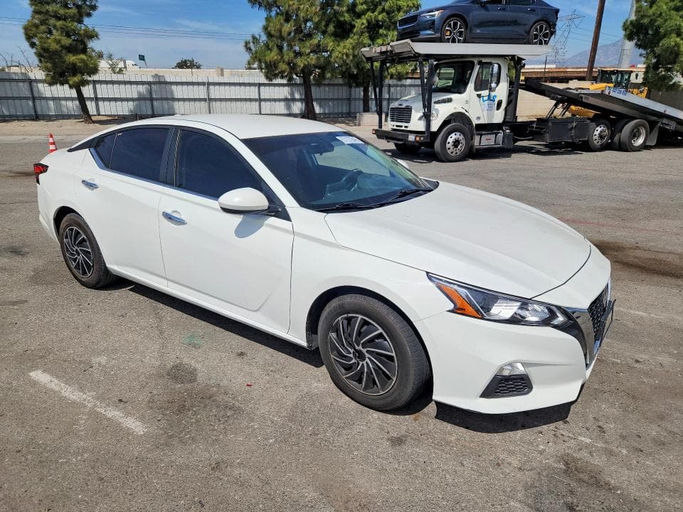 2019 NISSAN ALTIMA S 4