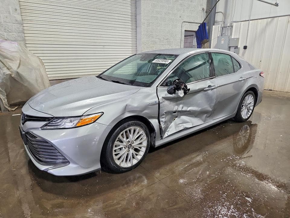 2019 TOYOTA CAMRY HYBRID XLE - 1