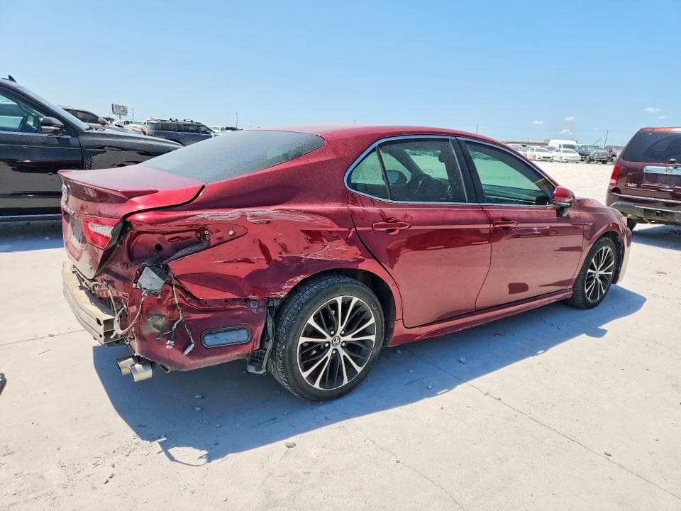 2018 TOYOTA CAMRY SE 3