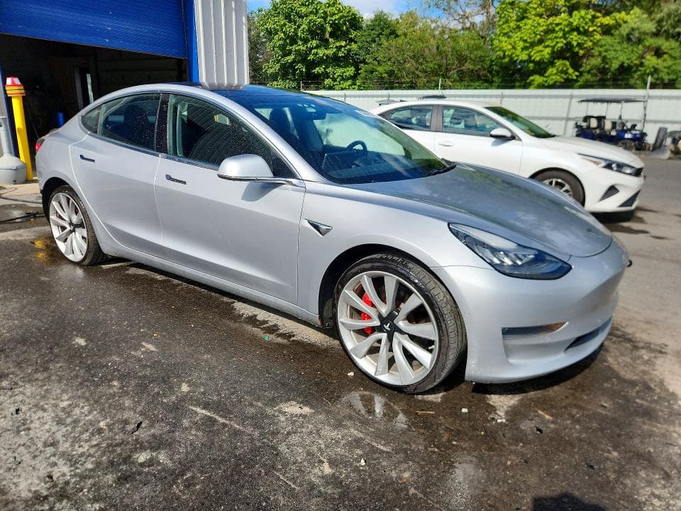 2018 TESLA MODEL 3 4