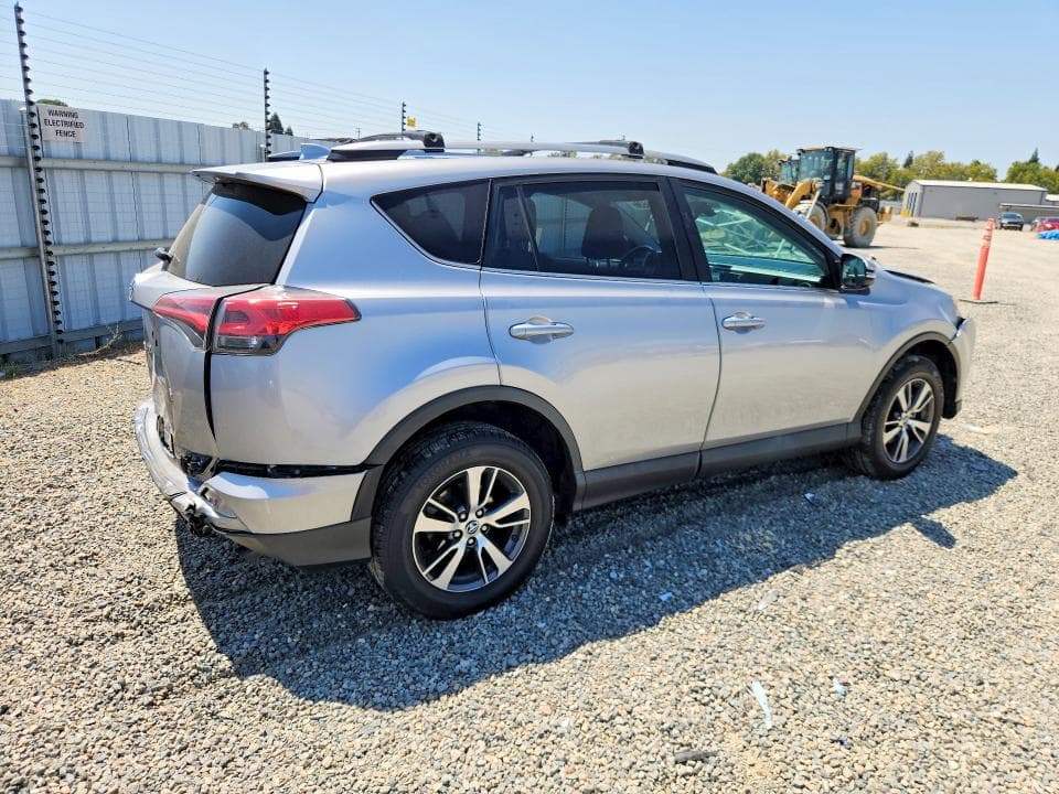 2017 TOYOTA RAV4 XLE 3