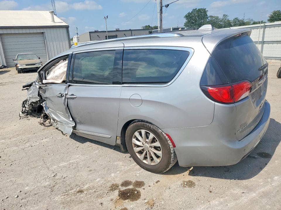 2019 CHRYSLER PACIFICA TOURING L 2