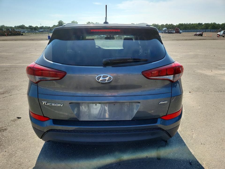 2017 HYUNDAI TUCSON SE 6
