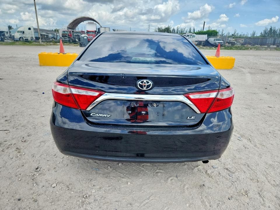 2017 TOYOTA CAMRY LE 6