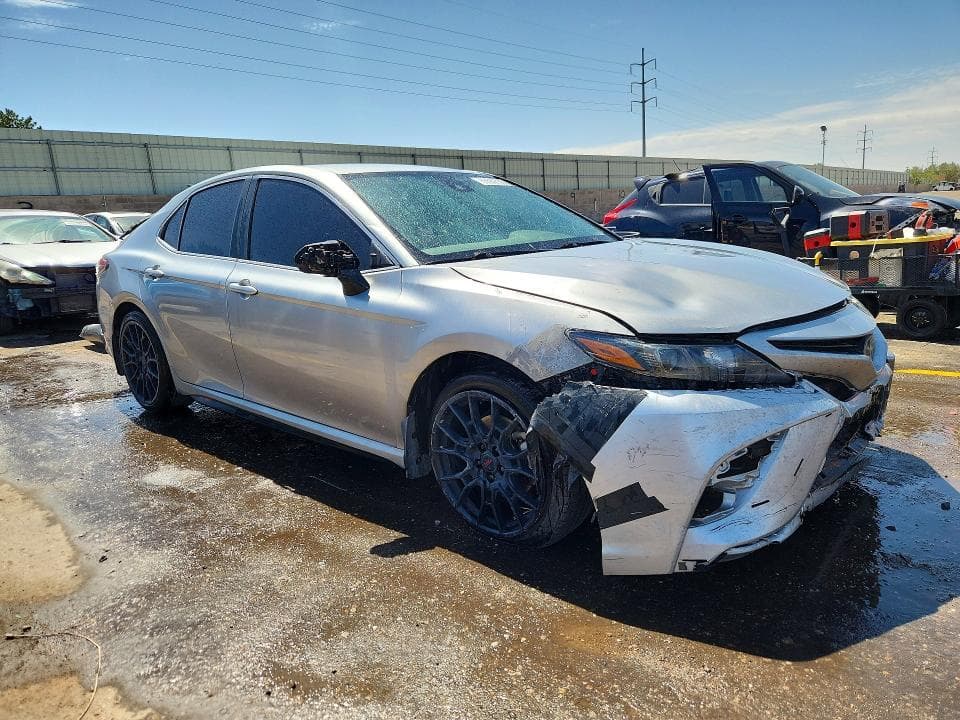 2021 TOYOTA CAMRY SE 4