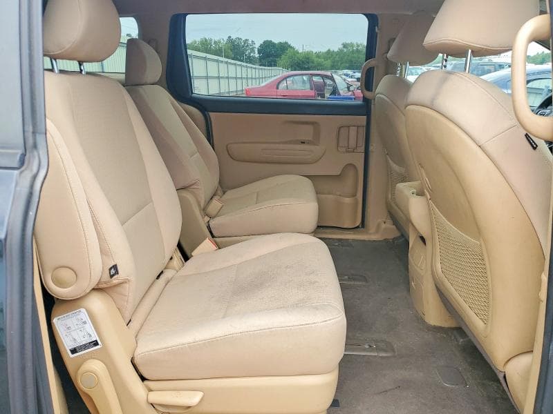 2017 KIA SEDONA LX 11