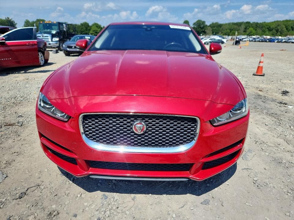 2017 JAGUAR XE PRESTIGE 5