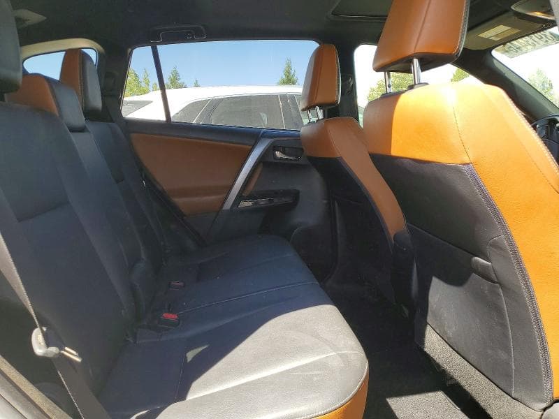 2018 TOYOTA RAV4 SE 10