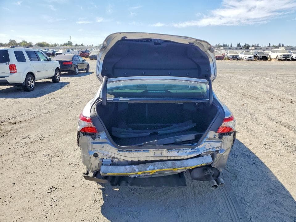 2018 TOYOTA CAMRY SE 6