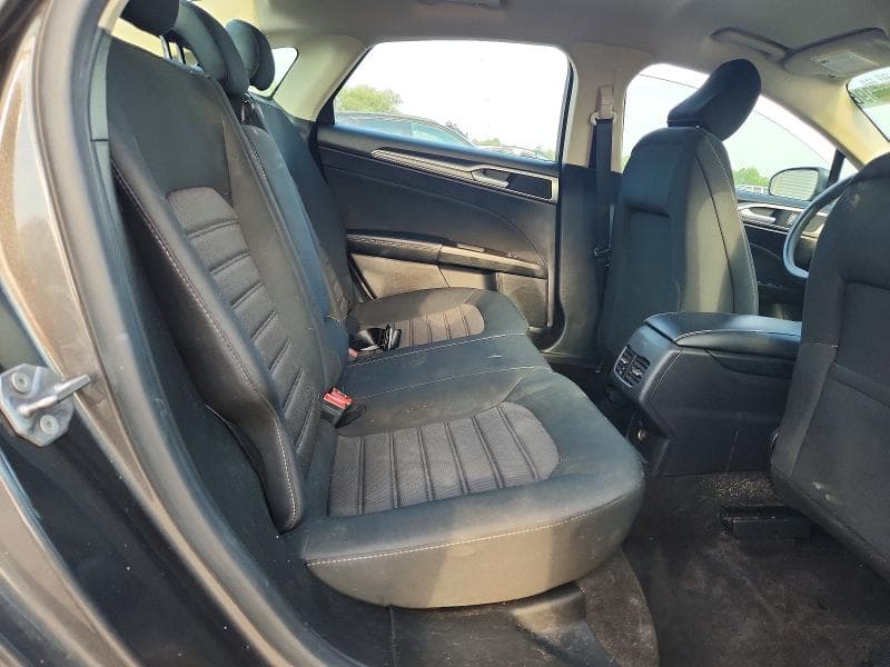 2020 FORD FUSION SE 10