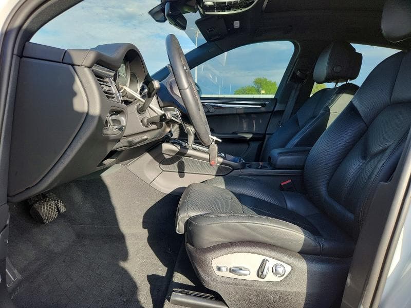 2024 PORSCHE MACAN BASE 7