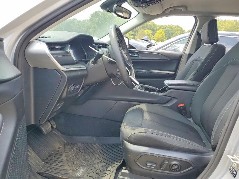 2023 JEEP GRAND CHEROKEE LAREDO 7