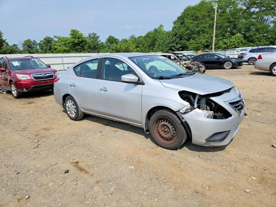 2017 NISSAN VERSA 1.6 SV 4