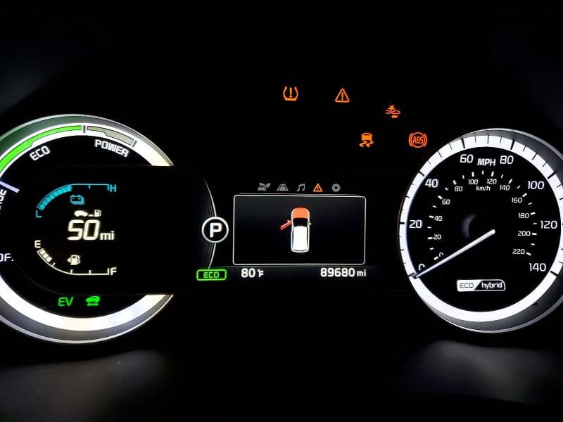2017 KIA NIRO LX 9