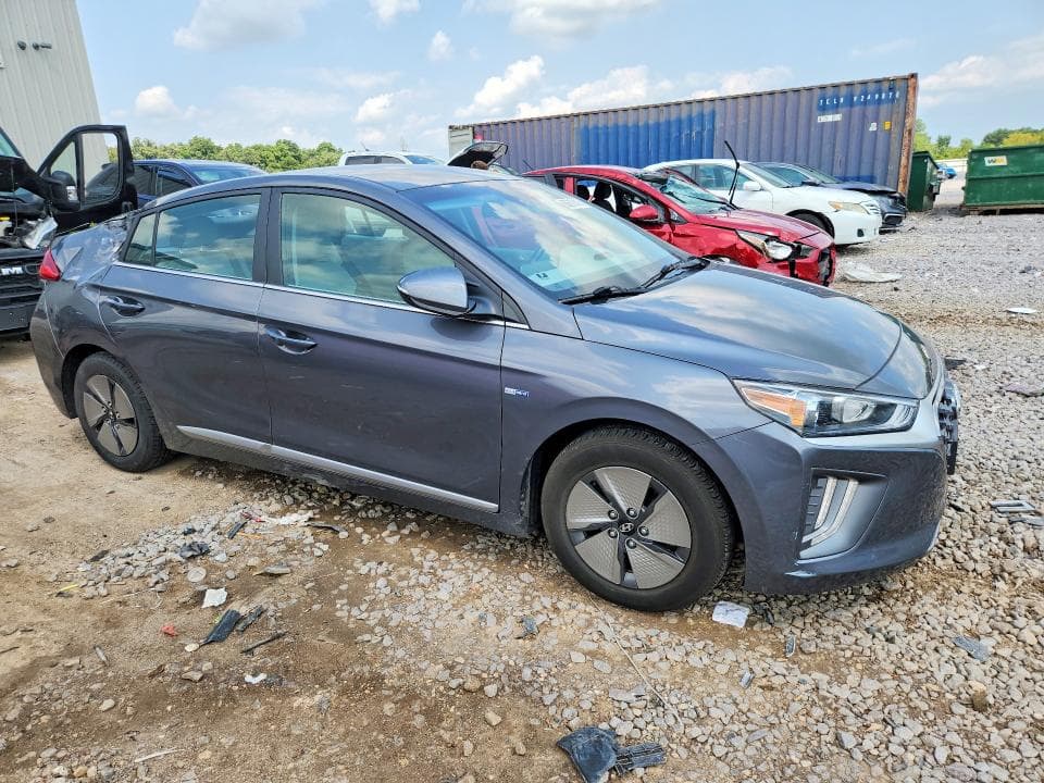 2020 HYUNDAI IONIQ SE 4