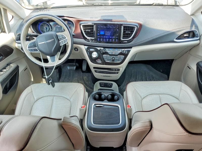 2017 CHRYSLER PACIFICA LIMITED 8