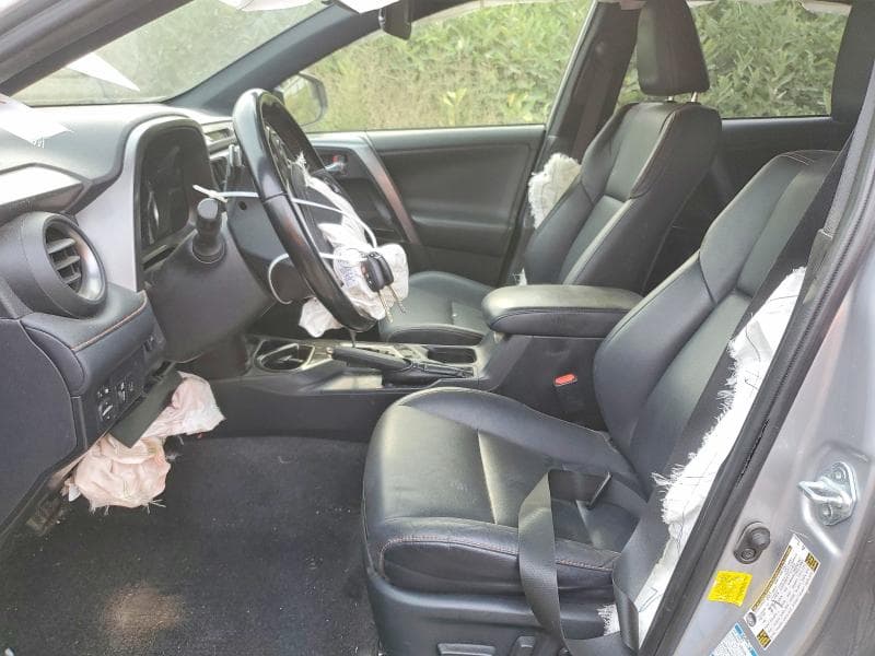 2018 TOYOTA RAV4 SE 7