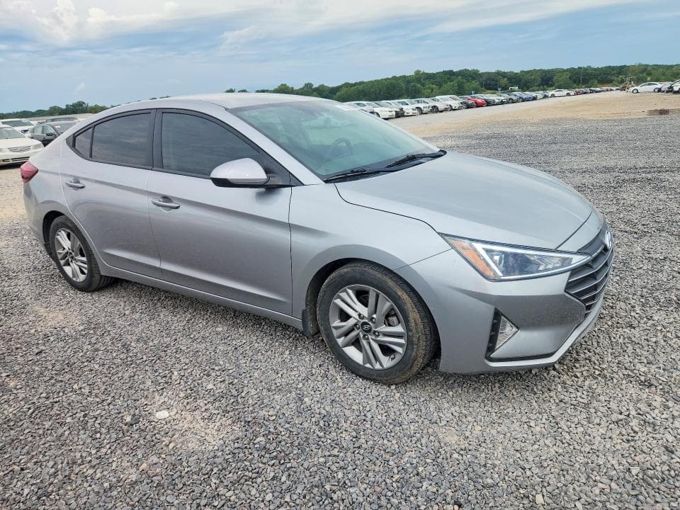 2020 HYUNDAI ELANTRA SEL 4