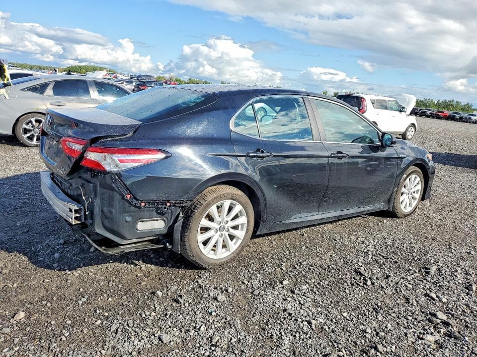 2018 TOYOTA CAMRY LE 3