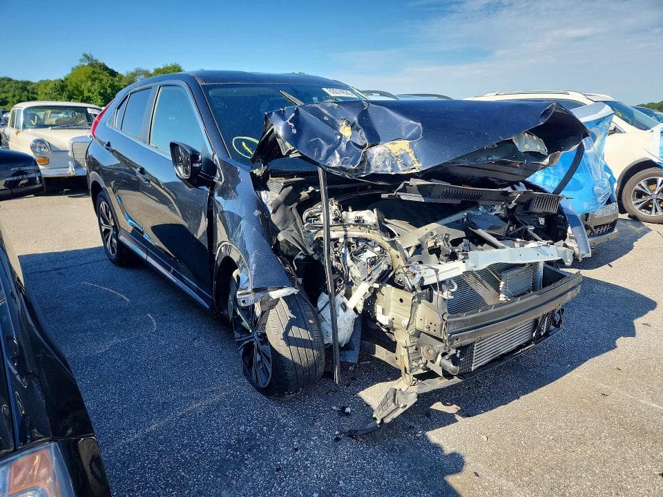 2018 MITSUBISHI ECLIPSE CROSS SE 4