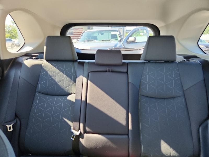 2025 TOYOTA RAV4 HYBRID XLE 10
