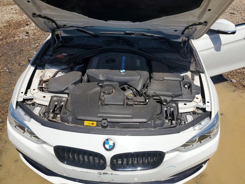 2018 BMW 330E 11