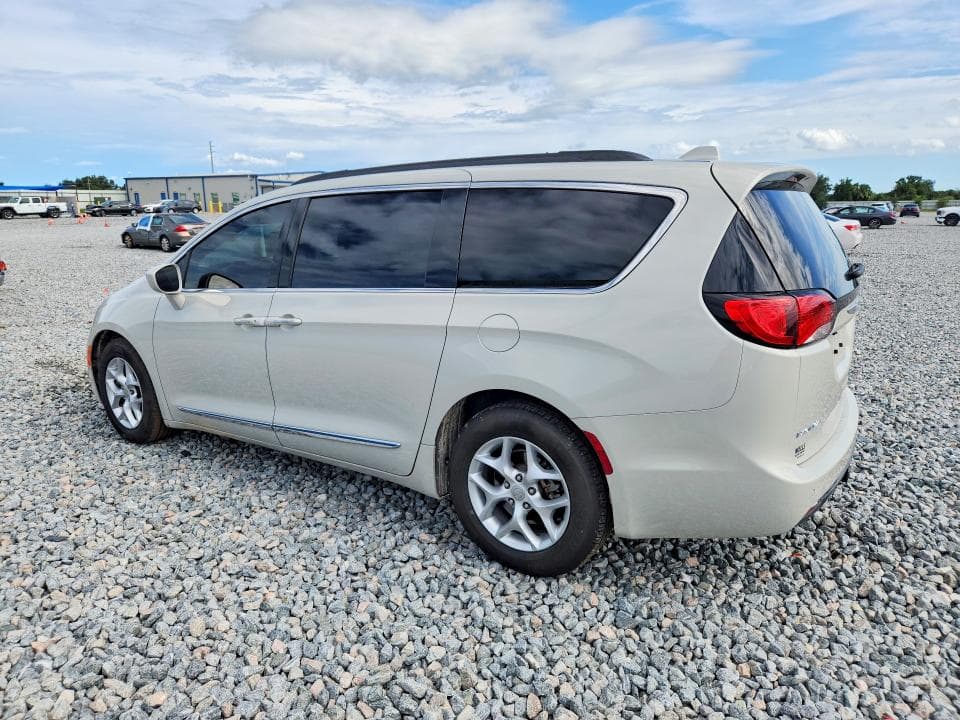 2017 CHRYSLER PACIFICA TOURING L 2