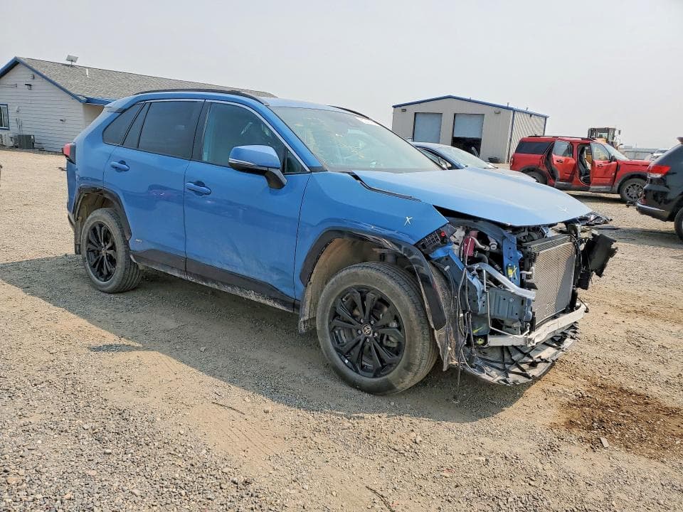 2023 TOYOTA RAV4 SE 4