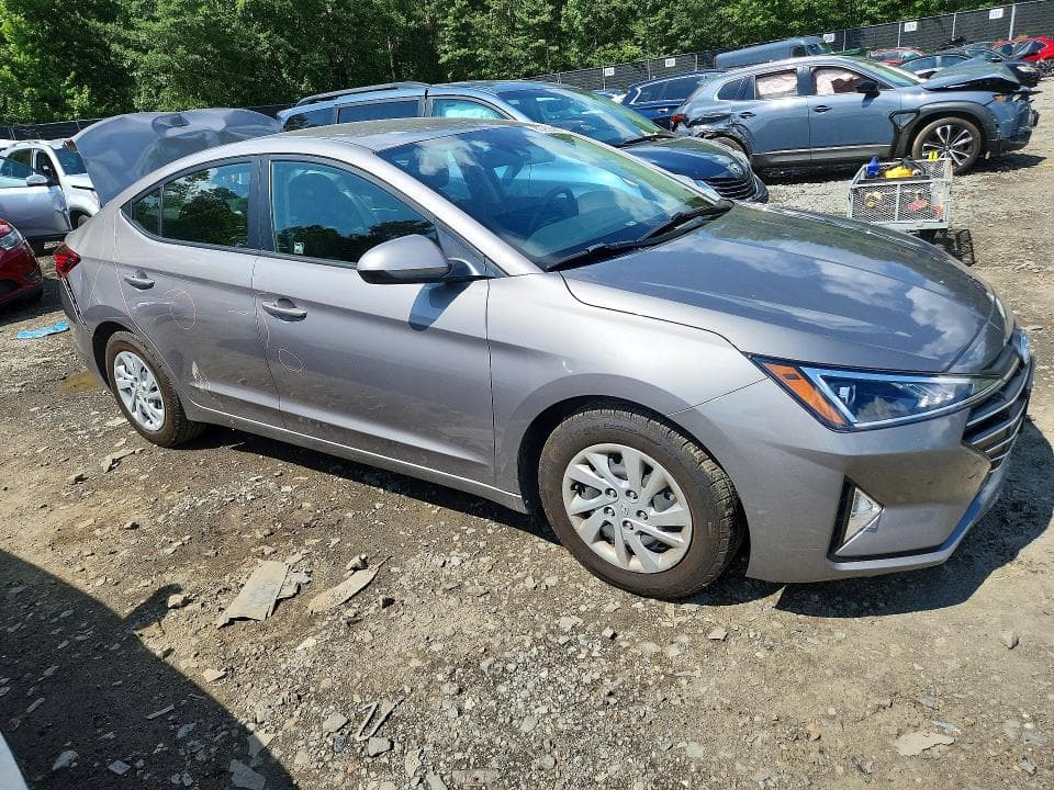 2020 HYUNDAI ELANTRA SE 4