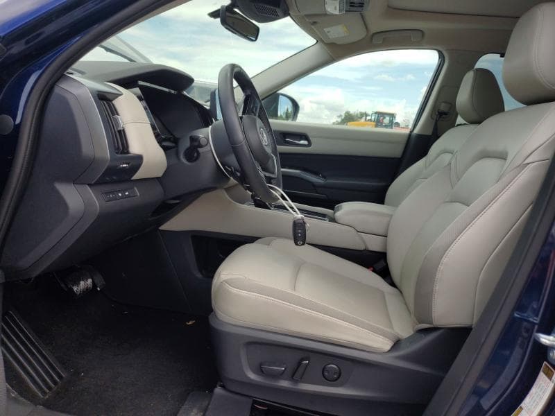 2024 NISSAN PATHFINDER SL 7