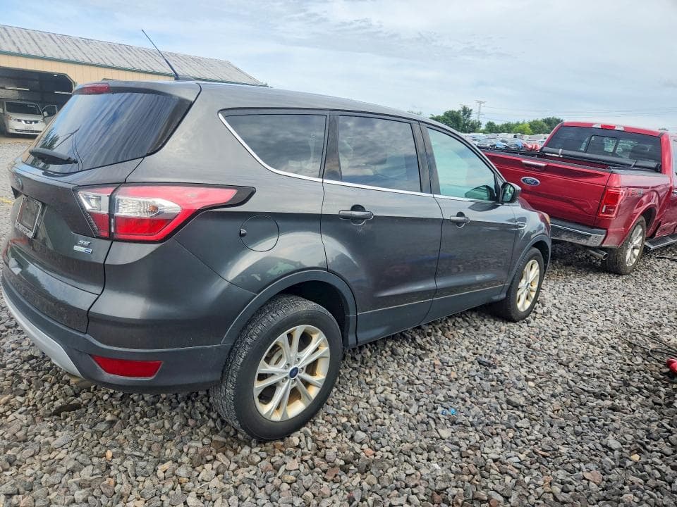 2017 FORD ESCAPE SE 3
