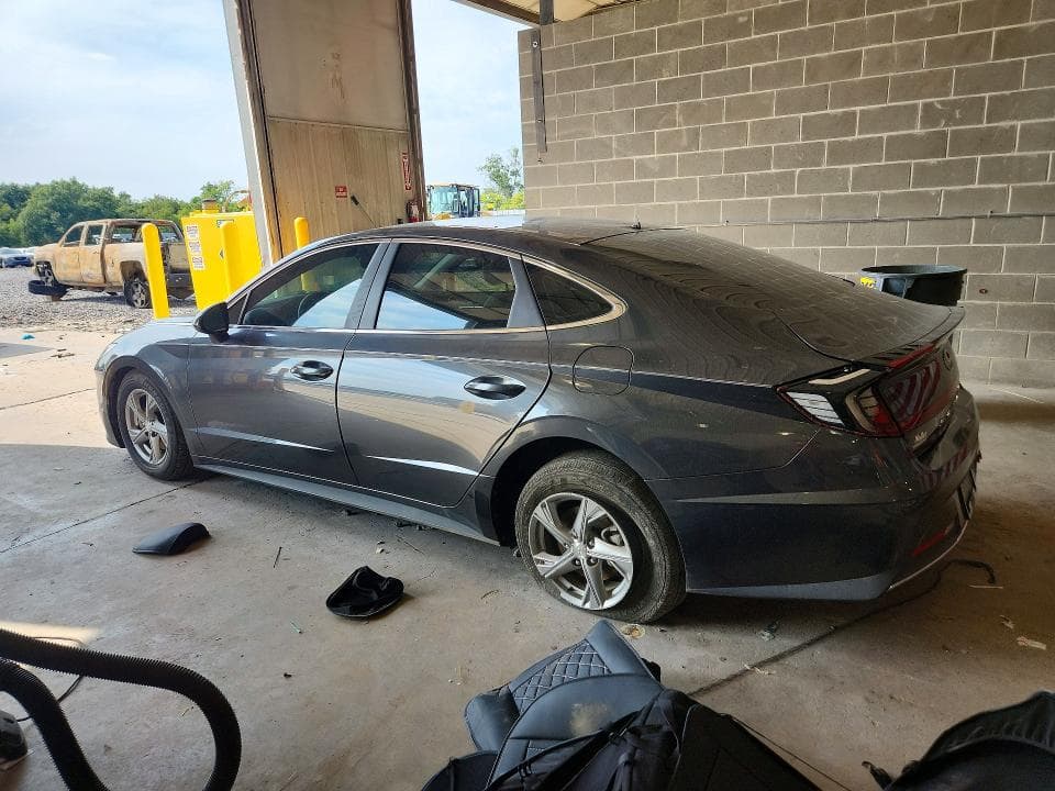 2022 HYUNDAI SONATA SE 2